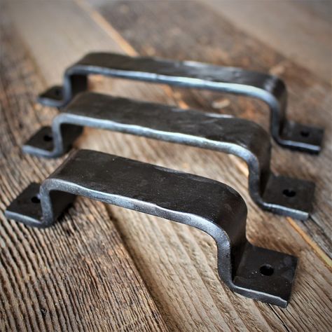 Rustic Handles, Shed Door Hardware, Barn Door Handle, Rustic Kitchen Cabinets, Rustic Hardware, Barn Door Handles, Blacksmith Projects, Blacksmith Shop, Kitchen Cabinet Hardware