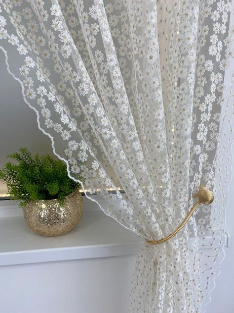 Lace Curtains Living Room, Priscilla Curtains, Cottagecore Accessories, Curtains Style, Beautiful Windows, Bee Art, Wooden Flowers, Lace Curtains, Home Curtains