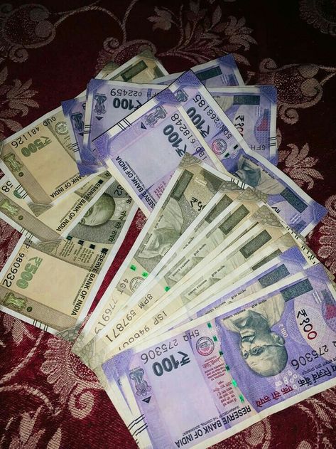 Money Story Instagram, Fake Money Snap, Indian Money Photos, Indian Money Images, Money Aesthetic Indian, Indian Money Aesthetic, Indian Money Snap, Holi Snap, Fake Snapchat Stories