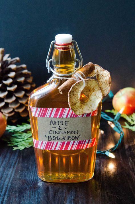 Homemade Liqueur, Infused Bourbon, Gift Recipes, Infused Liquors, Apple Bourbon, Homemade Alcohol, Bourbon Recipes, Liquor Gifts, Homemade Liquor