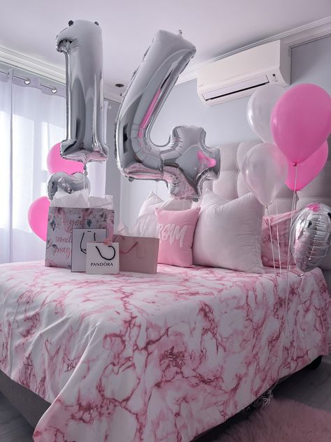 Lezorah’s 14th Birthday💞 14th Birthday Decoration Ideas, Birthday Ideas 14th Birthday Girl, Decorated Bedroom For Birthday, Birthday Gifts On Bed, Girls 14th Birthday Party Ideas, 14th Bday Party Ideas, 14th Birthday Aesthetic, 14th Birthday Gift Ideas, Birthday In Bed