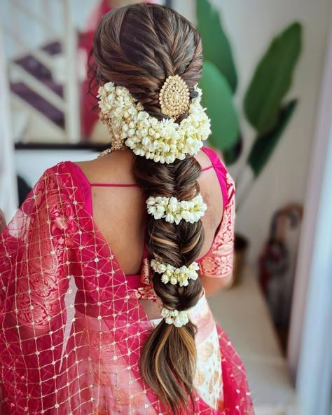 40+ Beautiful & Inspirational South Indian Bridal Looks | WedMeGood Haïr Style Braid Wedding, Braided Hairstyles South Indian, Hairstyle For South Indian Look, Bridal Braided Hairstyles Indian, Bridal Indian Hairstyles, Traditional Jewellery Design, South Bride Hairstyle, South Indian Bride Braid, Haïr Style Bride Wedding