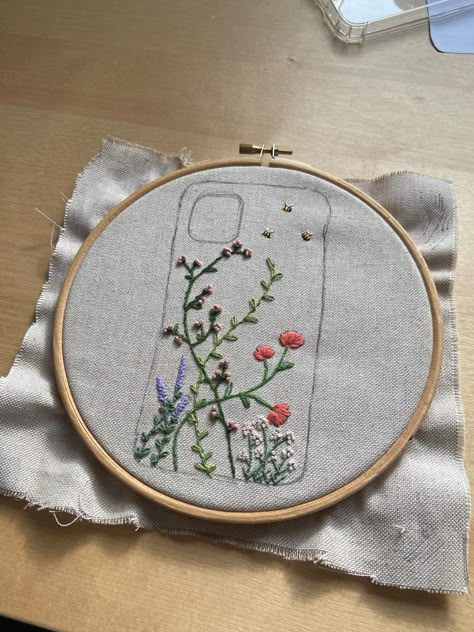 Phone Embroidery, Embroidered Phone Case, Embroidery Phone Case, Embroidery Cases, Phone Case Diy Paint, Diy Phone Case Design, Embroidery Lessons, Diy Iphone Case, Embroidered Clutch