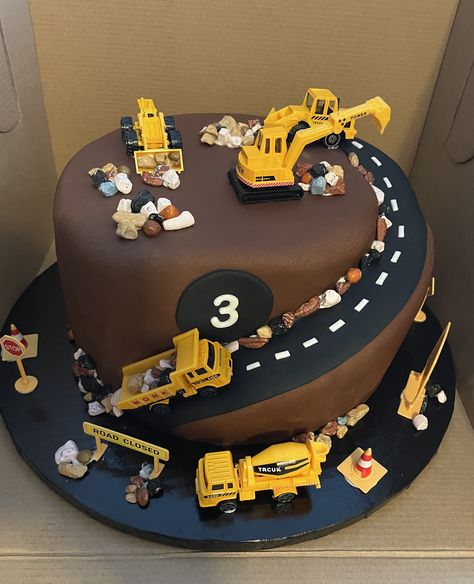 Construction Site Cake, Construction Birthday Party Cakes, Construction Theme Cake, Excavator Cake, Digger Cake, Construction Birthday Cake, 4de Verjaardag, Amazing Cake Decorating, Truck Birthday Cakes