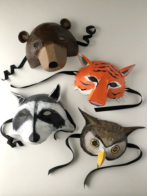 Easy DIY Paper Mache Halloween Masks — super make it Paper Mache Bear Mask, Paper Mache Animal Mask, Animal Masks Diy, Mascara Papel Mache, Paper Mache Masks, Diy Halloween Masks, Diy Paper Mache, Animal Masks For Kids, Newspaper Flowers