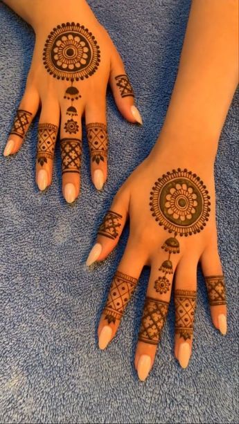 Mehendi Designs For Kids, Round Mehndi Design, Simple Mehendi Designs, Henna Designs For Kids, Tato Henna, Mehndi Designs For Kids, Very Simple Mehndi Designs, Henna Tattoo Designs Simple, Mehndi Simple