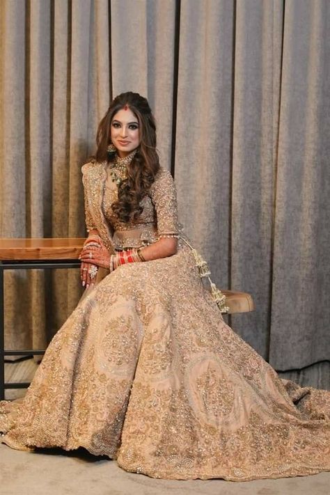 Hair Styles For Lehenga Choli, Hairstyles For Lehanga Outfit, Hair Style For Lehenga Party, Hair Styles For Reception On Lehenga, Lehenga Hairstyles Receptions Long Hair, Hair Styles With Lehenga, Hairstyles For Gown Dress Indian, Engagement Looks For Indian Bride Hairstyle, Reception Hairstyles Indian Brides Lehenga