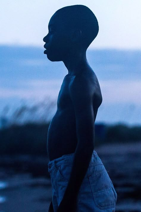 10 of This Year's Oscar Winners You Can Watch Right Now Man Watching Tv, Tv Photography, Barry Jenkins, Movie Shots, Film Inspiration, Oscar Winners, Cinematic Photography, Film Stills, Big Love