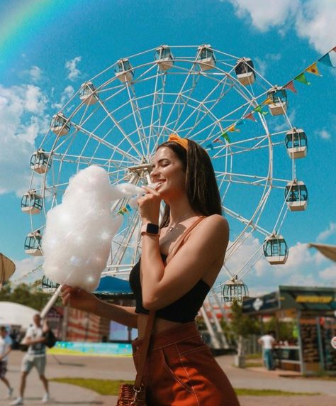 Cute Fair Photo Ideas, Cute Fair Picture Ideas, Carnival Photoshoot Ideas, Cute Carnival Pictures, Fair Photoshoot Ideas, Carnival Photo Ideas, Theme Park Photoshoot, Carnival Picture Ideas, Amusement Park Photo Ideas