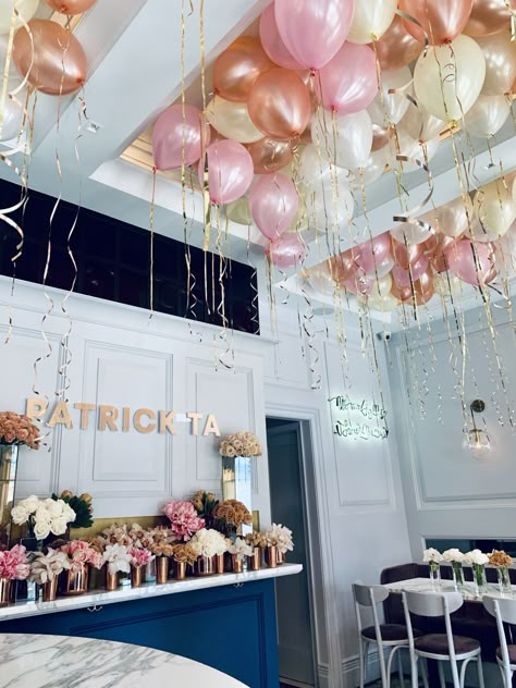 Taking product launches to new heights ✨ A combination of balloons and fresh blooms tied together the atmosphere of the Patrick Ta Beauty launch #bfloralnyc #eventdesign #patricktabeauty Brand Launch Party, Room Ideas Beachy, Grand Opening Ideas, Launch Event Ideas, Business Launch Party, Salon Openings, Summer Room Ideas, Vibey Apartment, Pr Event