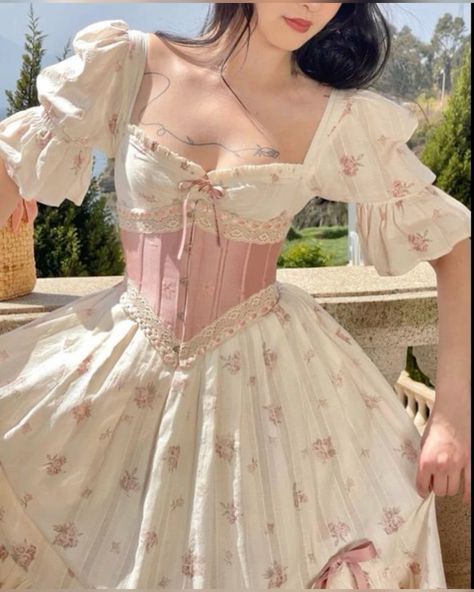 Romantic Dresses, Fair Outfits, Old Fashion Dresses, Old Fashioned Cocktail, New Dresses, Fairytale Dress, Vestidos Vintage, Mode Inspiration, Fancy Dresses