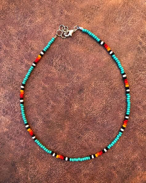 @double.f.designs on Instagram. Handmade jewelry. Turquoise Beaded Necklace Ideas, Pulseras Aesthetic Indie, Preppy Seed Bead Necklace, Country Jewelry Necklaces, Country Beaded Necklace, Bead Choker Ideas, Beaded Western Jewelry, Seed Bracelet Ideas, Western Beaded Bracelets