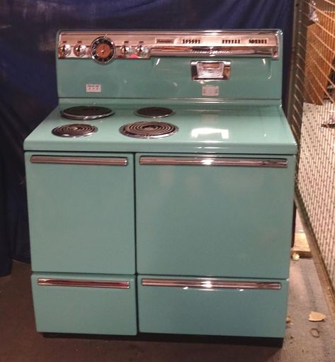 Retro Electric Stove, Vintage Electric Stove, Retro Stove, Vintage Oven, Retro Kitchen Appliances, Vintage Kitchen Appliances, 1950s Kitchen, 1940s Home, Antique Stove