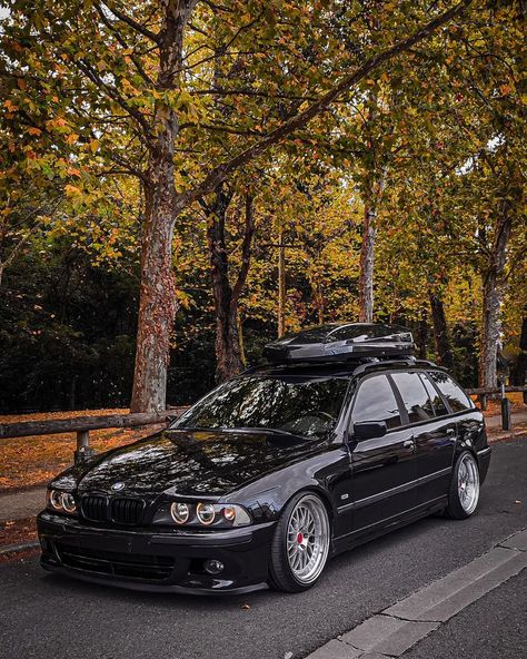 John Filiaga | Dernières photos de cette version :) #e39wagon #e39mafia #E39 #bmwgram #e39touring #blackcar #bmw #bmwlove #stancenation #stancedaily… | Instagram E36 Wagon, Bmw E39 Touring, Non Negotiables, Bmw Touring, Bmw Wagon, Wagon Cars, Bmw E34, Bmw E39, Bmw Series