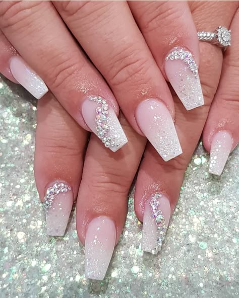 bling wedding nails Bling Wedding Nails, Simple Wedding Nails, Wedding Acrylic Nails, Wedding Day Nails, Bridal Nails Designs, Wedding Nail Art Design, Nails For Bride, Bridal Nail Art, Wedding Nails Glitter