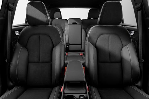 Volvo Suv, Best Suv Cars, Car Interior Upholstery, Volvo Xc, Car Photoshoot, Luxury Crossovers, Best Suv, Volvo Xc40, Custom Big Rigs