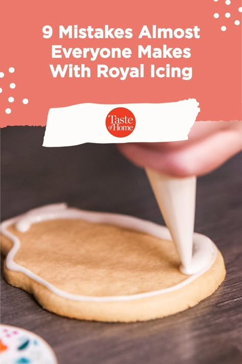 Icing Cookies Recipe, Royal Icing Cookies Recipe, Easy Royal Icing Recipe, Sugar Cookie Icing Recipe, Cookie Decorating Icing, Christmas Sugar Cookies Decorated, Cookie Icing Recipe, Flooding Cookies, Sugar Cookie Decorating