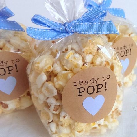 Bebe Video, Baby Shower Favors Diy, Babyshower Party, Idee Babyshower, Boy Baby Shower Ideas, Baby Shower Theme Decorations, Baby Shower Treats, Baby Shower Deco