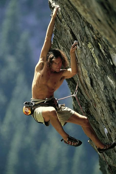 Rock Climbing Photography, Extreme Climbing, Climbing Photography, Climbing Gear, Rock Climbers, Ice Climbing, Adventure Hiking, Action Pose, Mountain Climbing