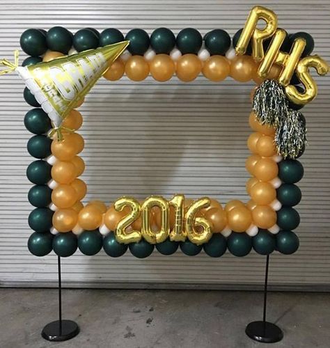 Cool Graduation Selfie station! - See more graduation Party ideas on B. Lovely Events Prom Balloons, 5th Grade Graduation, Reunion Decorations, Deco Ballon, Senior Graduation Party, Banquet Ideas, Graduation Party High, Graduation Open Houses, Graduation Party Planning