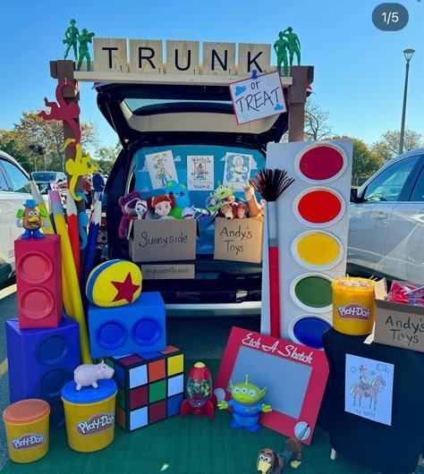 Trunk Or Treat Toy Story, Disney Trunk Or Treat Ideas, Disney Trunk Or Treat, Toy Story Birthday Theme, Christmas Parade Ideas, Toy Story Decorations, Toy Story Christmas, Trunk And Treat, Halloween Block Party