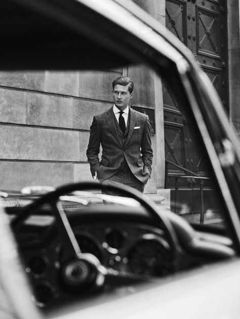 Men Cars Photography, Classic Car Photoshoot, Male Portrait Poses, A Man In A Suit, Car Poses, Man In A Suit, Mens Photoshoot Poses, Portrait Photography Men, Men Photoshoot