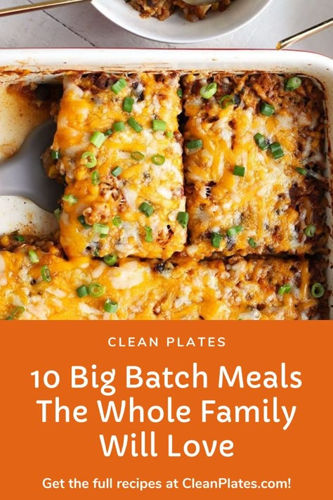 Cook once, feed many 🙌 https://www.cleanplates.com/eat/recipes-eat/10-big-batch-meals/ Food For Large Crowds, Big Batch Meals, Volume Meals, Large Group Recipes, Large Family Dinner, Crowd Meals, Big Batch Recipes, Nutritious Lunches, Batch Cooking Recipes