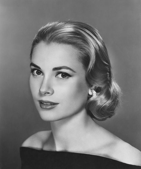 Grace Kelly Face, Grace Kelly Black And White, Grace Kelly Aesthetic, Grace Kelly Portrait, Grace Kelly Hair, Faux Bob, Grace Kelly Style, 50s Hairstyles, Princess Grace Kelly