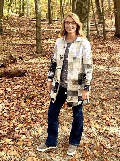 Patchwork Coat Diy, Quilted Jacket Patterns For Women, Patchwork Jackets For Women Pattern, Quilt Clothes Fashion, Quilted Vest Patterns, Quilted Coats For Women, Jacket Patterns For Women Sewing, Coat Patterns Sewing Women Free, Jackets Made From Quilts