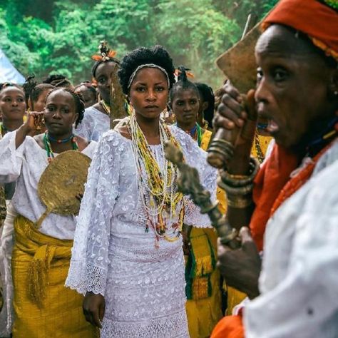 Ifa Divination, Africa Culture, Africa Sunset, Africa Tribes, African Traditional Religions, Nigerian Culture, African Life, Africa People, Yoruba People