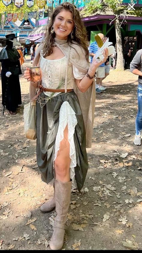 Womens Ren Faire Outfit, Renfest Witch, Summer Ren Faire Costume, Medieval Fair Outfit, Rein Faire Outfits, Renisance Aesthetic Outfits, Ren Fest Costumes Women, Ren Faire Outfits Fairy, Renicansse Fair Outfits