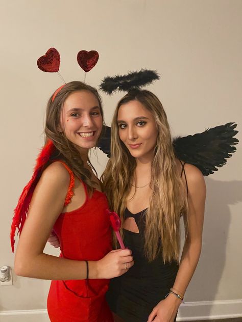 Black Cupid Costume, Halloween Costume All Black, Halloween Costumes Cupid, Halloween Costume College Girl, Black Angel Halloween, Black Angel Halloween Costume, Cupid Halloween Costume, College Party Themes, Cupid Halloween