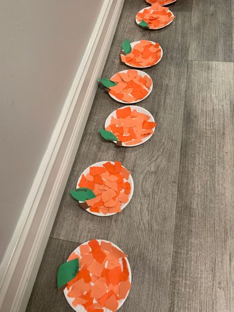 Summer Crafts Paper Plates, Orange Fruit Classroom Theme, Paper Plate Fruit Craft, Orange Paper Plate Craft, Orange Art And Craft For Preschool, Fruit Week Preschool, Orange Color Day Activities, Fruit Themed Preschool Activities, Red And Orange Crafts For Toddlers