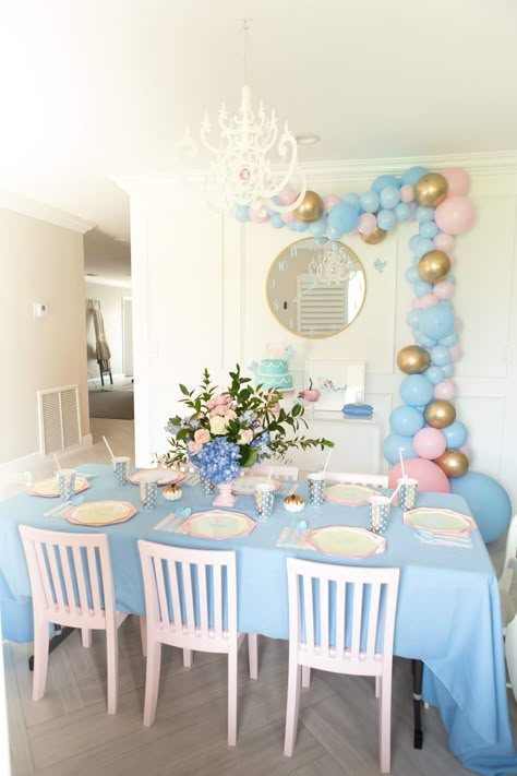 Bippity Boppity Two, Cinderella Birthday Theme, Cinderella Birthday Party Decorations, Ideas Aniversario, Cinderella Theme, Cinderella Birthday Party, Princess Theme Birthday, Disney Theme Party, Disney Princess Birthday