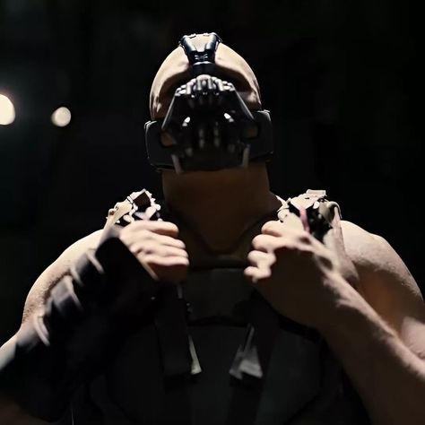 Bane Aesthetic Dc, Bane Tom Hardy, Bane Dark Knight, Tom Hardy Bane, Bane Batman, Batman Rogues, Batman Joker Wallpaper, Black Outfit Men, Batman Tattoo