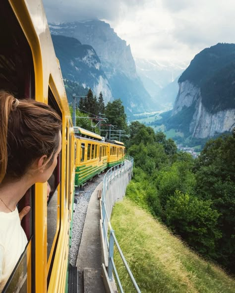 What's been your favourite train ride ever?! 🌏⠀This photo is shot at a train ride in Switzerland, where you can find some amazing routes!  ⠀  Picture by @jess.wandering   #traintravel #trainride #ecotravel #europe_travel Snowboard Wallpaper, Switzerland Beautiful Places, Switzerland Travel Summer, What To Do In Switzerland, Blausee Switzerland, Cities In Switzerland, Things To Do In Geneva, Zurich Old Town, Switzerland Wallpaper