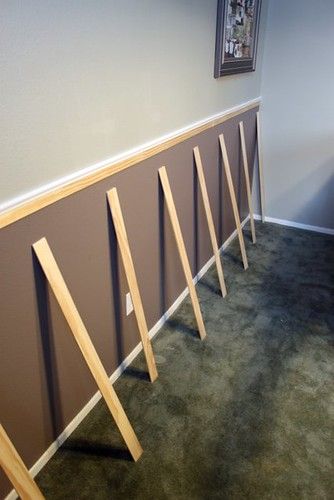 Dining Room Moulding, Diy Wainscoting Dining Room, Chair Rail Paint Ideas, Dining Room Chair Rail, Farm House Dining Room, Dining Room Wainscoting, Dining Room Paint Colors, Dining Room Accents, Diy Wainscoting