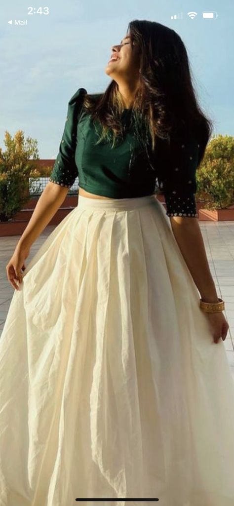 Crop Top Ideas For Skirt, Kerala Dressing Style, Skirt And Top Stitching Ideas, Saree Hairstyles With Jasmine, Kerala Style Lehenga Designs, Onam Skirt And Crop Top Designs Pattern, Onam Dress Ideas For College, South Indian Skirt And Blouse, Traditional Top And Skirt