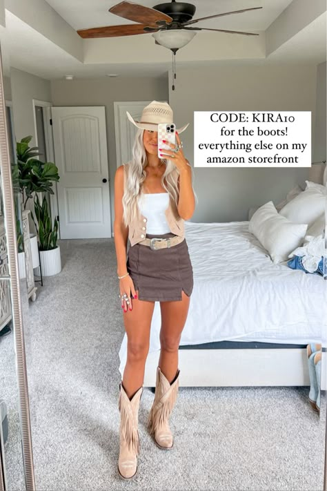 Senita Falls curated on LTK Country Concert Outfits Ideas, Cute Western Going Out Outfits, Cute Country Bar Outfits, Super Cross Outfit Ideas, Nashville Cma Fest Outfits, Going Out In Nashville Outfits, Chic Country Concert Outfits, Western Concert Outfit Ideas, Cold Bachelorette Party Outfit