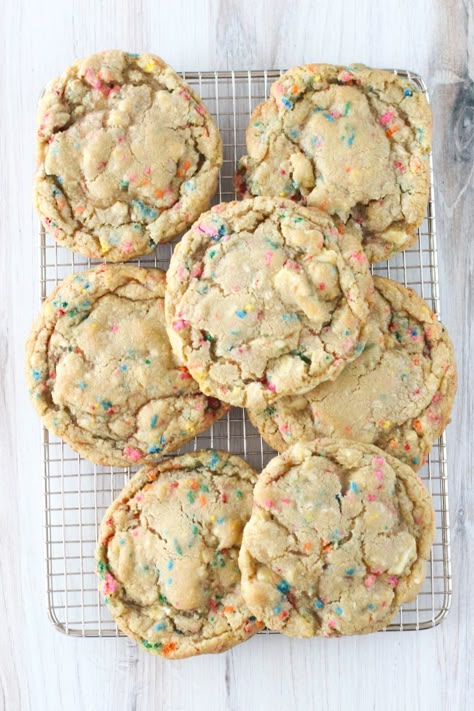 Giant Birthday Cake Cookies | Dough-Eyed How To Make Giant Cookies, How To Make Big Cookies, Big Sugar Cookies, Birthday Cookie Recipes, Birthday Cake Desserts, Birthday Cake Cookies Recipe, Jumbo Cookies Recipes, Birthday Cake Sugar Cookies, Birthday Biscotti