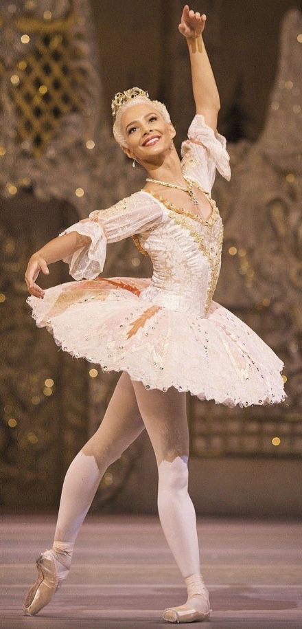 Nutcracker Royal Ballet, Francesca Hayward Royal Ballet, Nutcracker Ballerina Costume, Royal Ballet Costumes, The Nutcracker Ballet Costumes, The Nutcracker Costumes, The Nutcracker Outfit, Nut Cracker Ballet, Nutcracker Ballet Aesthetic