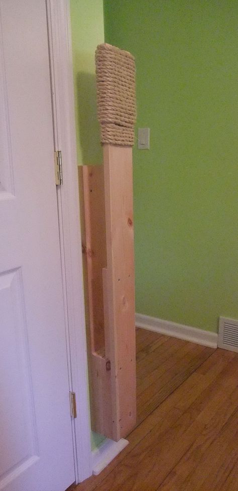 DIY Wall Mounted Makiwara  From: http://abieneman.wordpress.com/ Diy Exercise Equipment, Martial Arts Training Equipment, Marshal Arts, Martial Arts Sparring, Wooden Dummy, Martial Arts Equipment, Karate Training, Kyokushin Karate, Trening Sztuk Walki