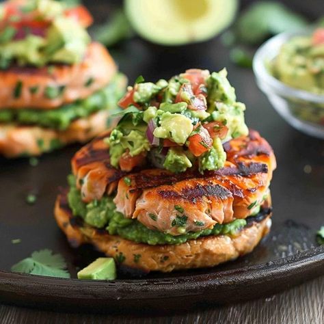 Grilled Salmon Burgers with Avocado Salsa Salmon Burgers Recipe, Crab And Shrimp Seafood Bisque, Bread Dips Recipes, Grilled Salmon Burgers, Burgers With Avocado, Seafood Bisque Recipe, Bread Dipping Oil Recipe, Easy Chicken Wing Recipes, Salmon Burger Recipe