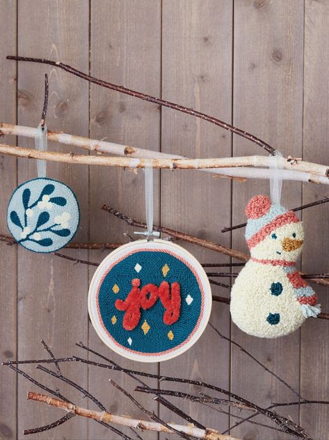 How To Make Punch, Punch Needle Christmas, Joy Decorations, Handcrafted Christmas Cards, Christmas Punch, Funny Ornaments, Popular Crafts, Punch Needle Patterns, Punch Needle Embroidery