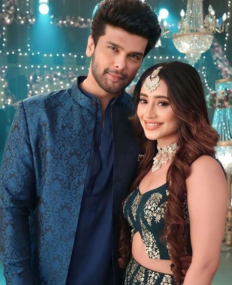 Kushal Tandon, Autumn Photography Portrait, Diwali Photography, Pop Culture Magazine, Bride Photography Poses, Cute Couple Dp, Turkish Film, Tv Streaming, Shivangi Joshi