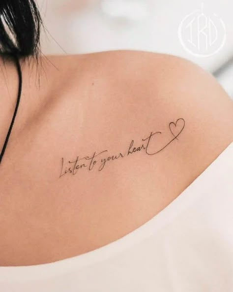 Collarbone Quote Tattoos For Women, Tattoo Ideas Female Collar Bone Quotes, Shoulder Tattoo Ideas Female Meaningful, Shoulder Tattoo For Woman, Collar Bone Tattoo Quotes Strength, Collarbone Tattoo Writing, Small Tattoo On Collar Bone For Women, Tattoo Ideas On Collar Bone For Women, Ladies Tattoos Classy