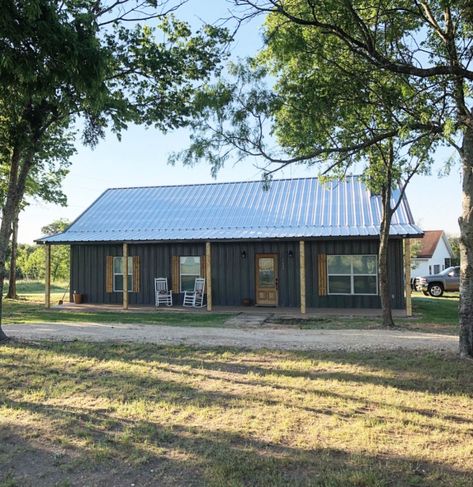 Barndominium On A Budget, Carport Modern, Pole Barn Home, Metal Building House Plans, Metal House Plans, Steel Building Homes, Metal Barn Homes, Barn Homes Floor Plans, Metal Building Home