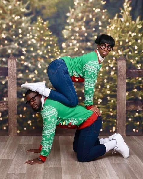 Awkward Christmas Photos, Awkward Sibling Photos, Jcpenny Photos, Jcpenney Photoshoot, Awkward Family Photos Christmas, Awkward Photoshoot, Awkward Couple, Funny Couple Photos, Awkward Family Pictures