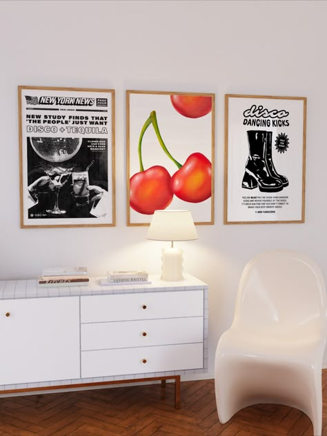 Wall decor inspo 🍒 College Apartment Inspo Bathroom, Edgy Apartment Aesthetic, Bedroom Ideas College Apartment, Black And White New York, Nyc Rooms, Music Aesthetics, Party Wall Decor, Art Humor, Quotes Poster