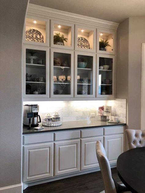 Upper Glass Kitchen Cabinets, Dining Room Built In, Model Dapur, Glass Kitchen Cabinets, Upper Kitchen Cabinets, Dining Room Cabinet, Desain Pantry, Kabinet Dapur, Kitchen Cabinets Decor